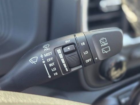 New 2026 Hyundai Venue SEL FWD image 38