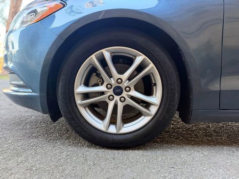 Used 2018 Ford Fusion SE w/ Fusion SE Technology Package image 37