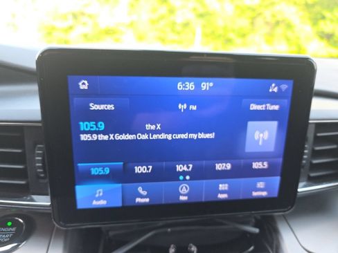 Used 2021 Ford Explorer XLT w/ Equipment Group 202A AWD/4WD image 9