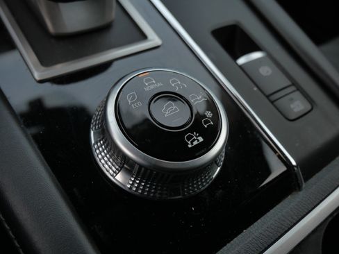 Used 2022 Mitsubishi Outlander SE image 31