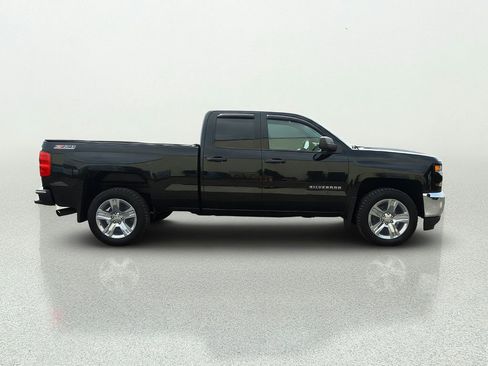 Used 2019 Chevrolet Silverado 1500 Custom w/ Custom Convenience Package AWD/4WD image 8