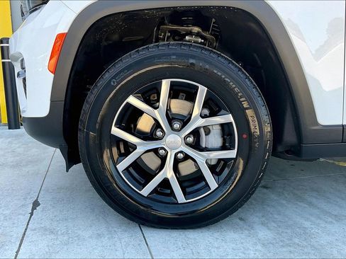 New 2025 Jeep Grand Cherokee Limited image 6