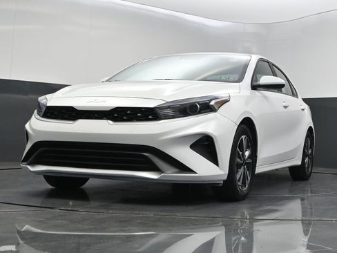 Used 2023 Kia Forte LXS FWD image 33