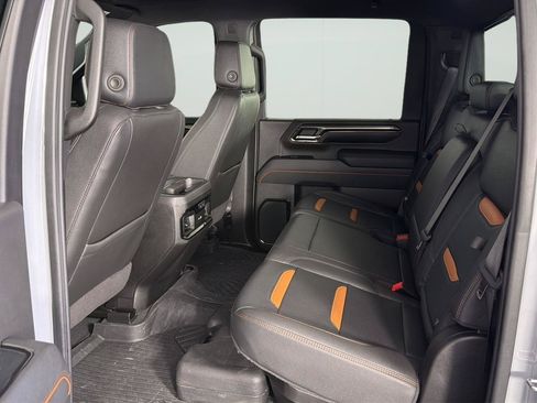 Used 2024 GMC Sierra 2500 AT4 w/ Technology Package AWD/4WD image 19