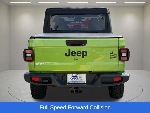 Certified 2025 Jeep Gladiator Sport AWD/4WD image 9
