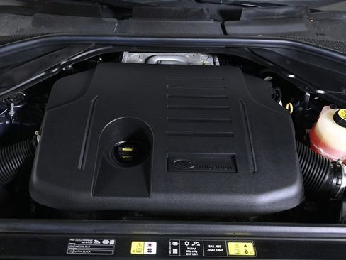 Used 2025 Land Rover Range Rover Sport Dynamic SE image 23