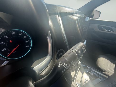 Used 2018 Chevrolet Traverse LT FWD image 22