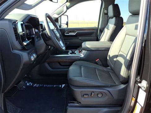 New 2026 GMC Sierra 2500 SLT w/ SLT Convenience Package image 19