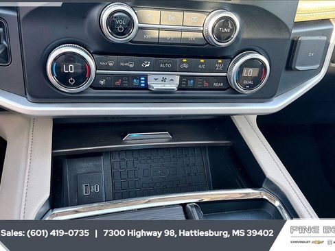 Used 2024 Ford Expedition Limited AWD/4WD image 26