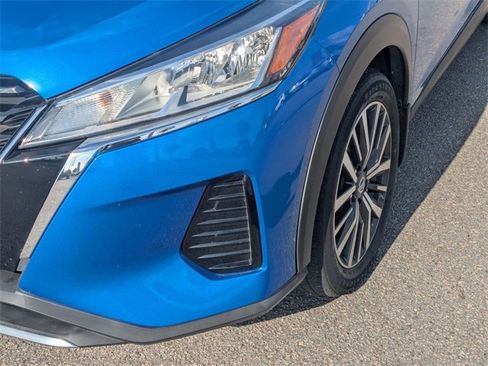 Used 2021 Nissan Kicks SV image 9