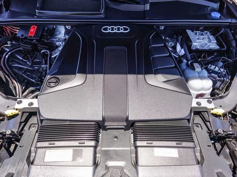 Used 2023 Audi Q7 2.0T Premium Plus w/ Premium Plus Package AWD/4WD image 23
