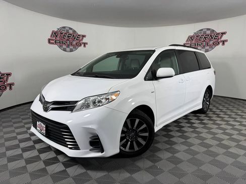 Used 2019 Toyota Sienna LE AWD/4WD image 1