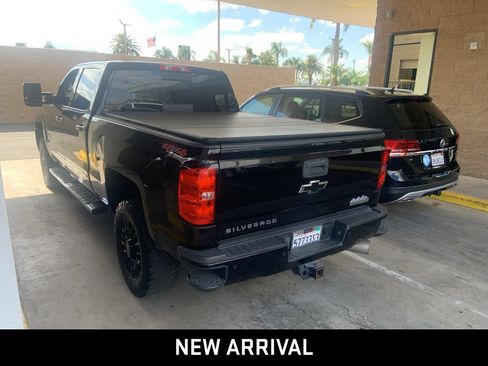 Used 2015 Chevrolet Silverado 2500 High Country w/ Duramax Plus Package AWD/4WD image 6