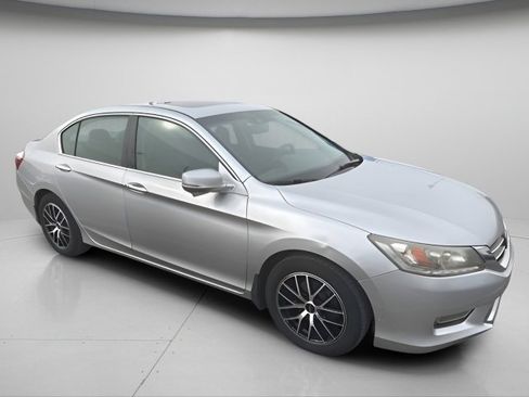 Used 2013 Honda Accord Touring image 3