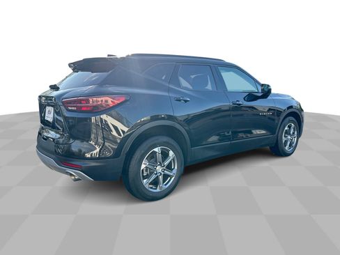 Certified 2023 Chevrolet Blazer LT AWD/4WD image 9