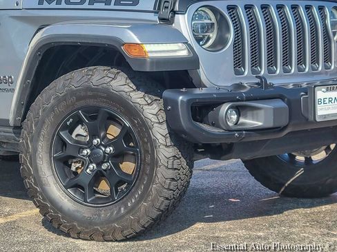 Certified 2019 Jeep Wrangler Unlimited Sahara w/ Quick Order Package 24M Moab AWD/4WD image 5
