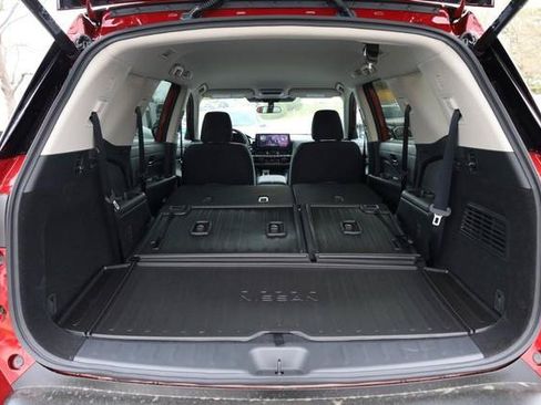 New 2026 Nissan Pathfinder SV w/ Cargo Package AWD/4WD image 9