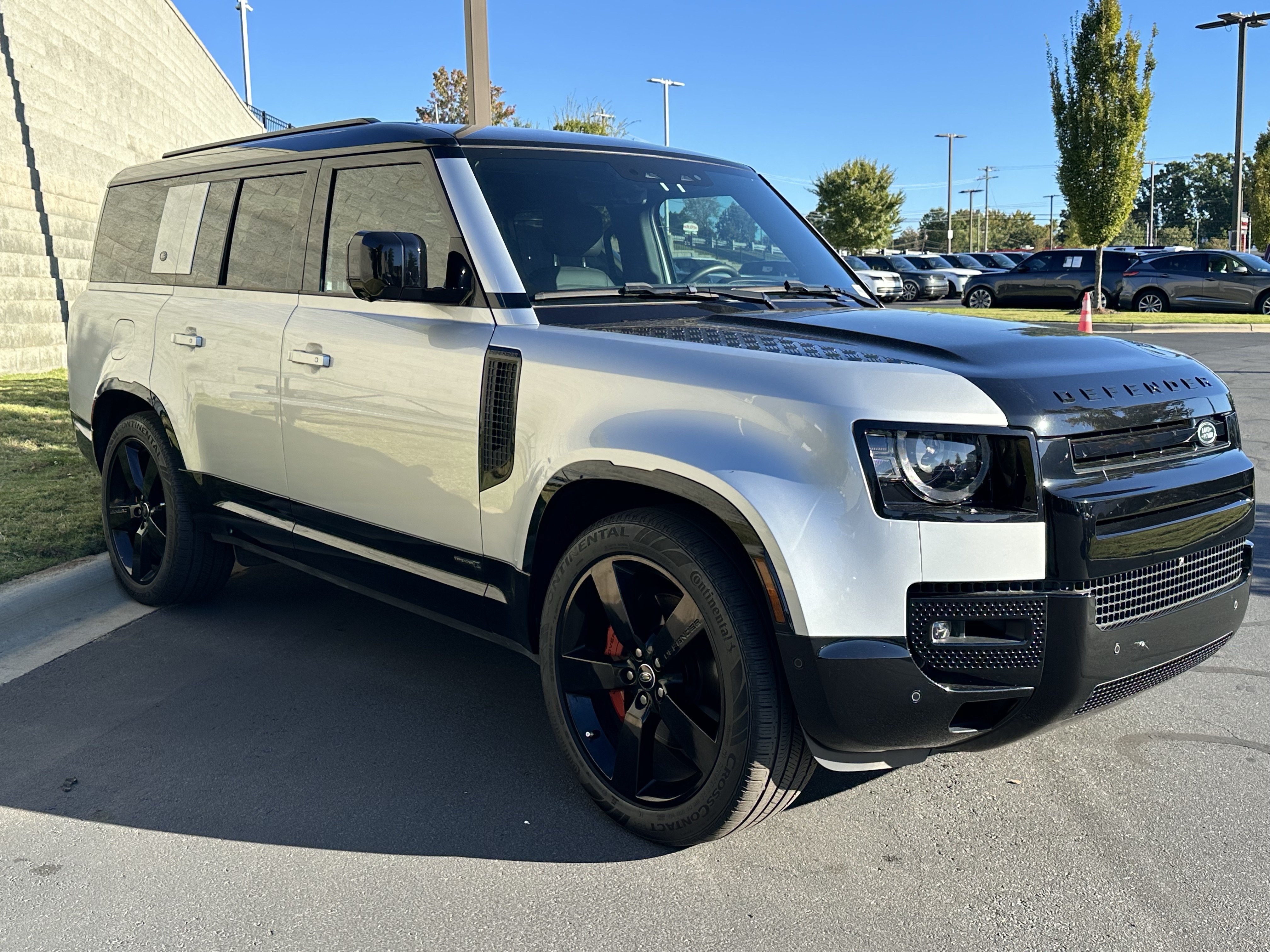 Used 2024 Land Rover Defender 130 X AWD/4WD image 9