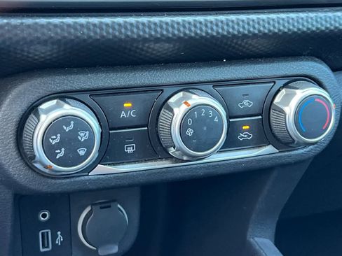 Used 2021 Nissan Kicks S image 21