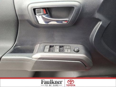 Certified 2019 Toyota Tacoma TRD Off-Road image 12