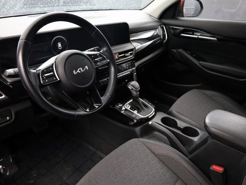 Used 2024 Kia Seltos S image 9