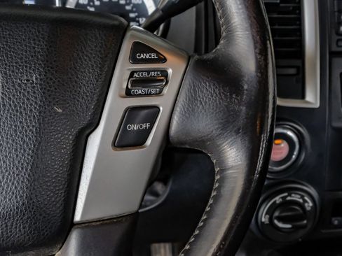 Used 2018 Nissan Titan SL w/ Midnight Edition AWD/4WD image 16
