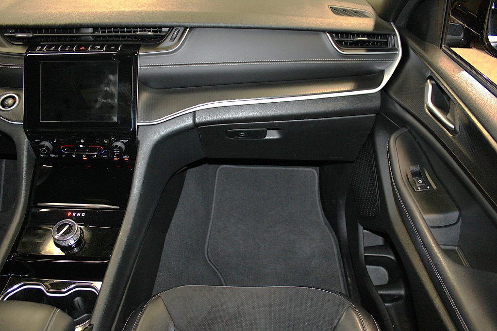 Certified 2023 Jeep Grand Cherokee Altitude AWD/4WD image 29