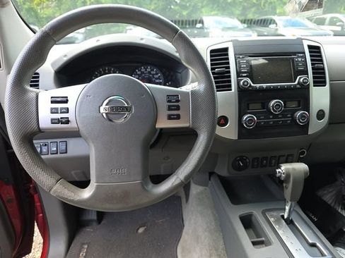 Used 2015 Nissan Frontier SV w/ SV Value Truck Package AWD/4WD image 14