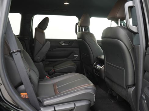 Certified 2025 Nissan Armada SL w/ Captain's Chari Seat Package AWD/4WD image 15