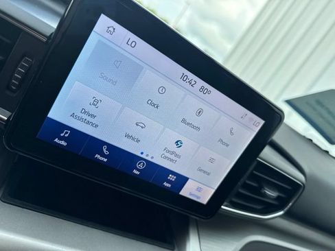 Used 2022 Ford Explorer XLT w/ Equipment Group 202A RWD image 36