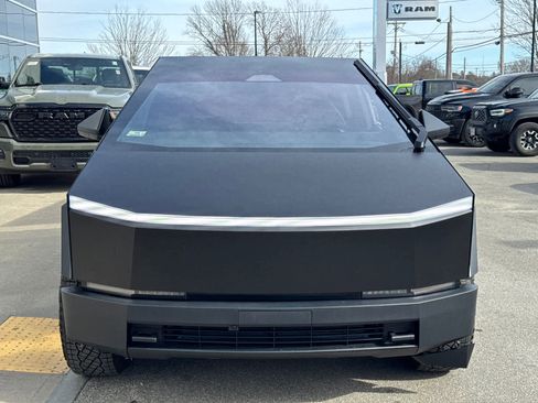 Used 2024 Tesla Cybertruck AWD Crew Cab image 30