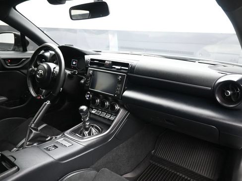 Used 2025 Toyota GR86 Premium w/ Performance Package RWD image 37