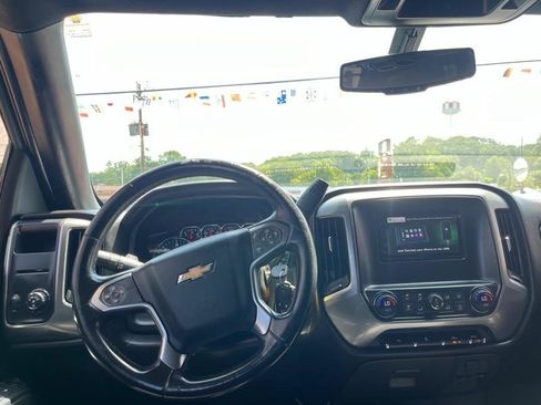 Used 2018 Chevrolet Silverado 1500 LT w/ Texas Edition RWD image 10