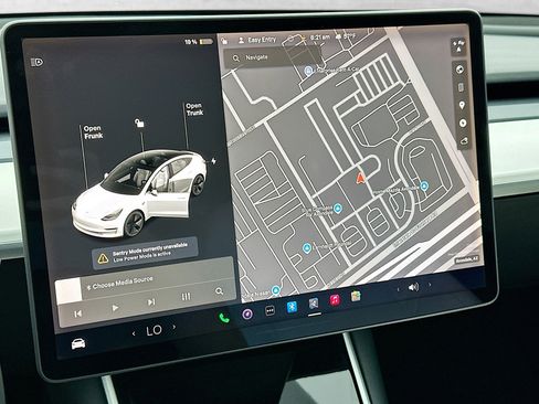 Used 2020 Tesla Model 3 Standard Range Plus image 19