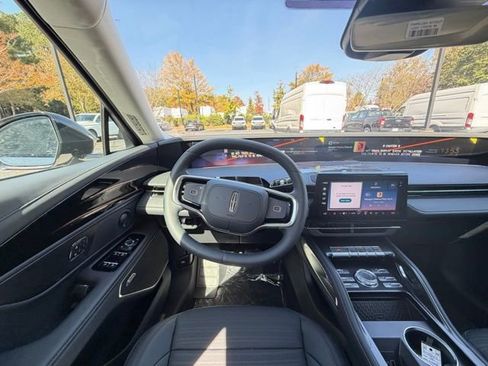 New 2026 Lincoln Nautilus Reserve image 9