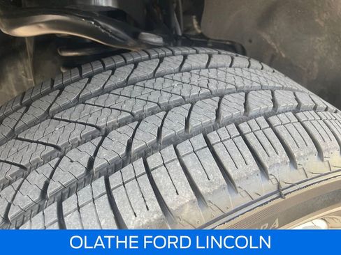 Certified 2019 Ford F150 Platinum w/ Equipment Group 701A Luxury image 32