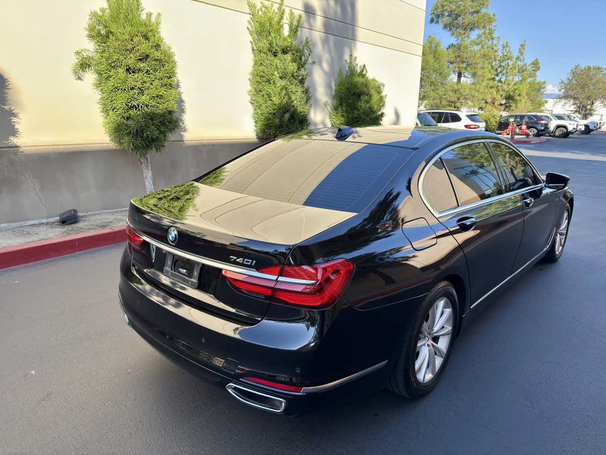 Used 2016 BMW 740i RWD image 11