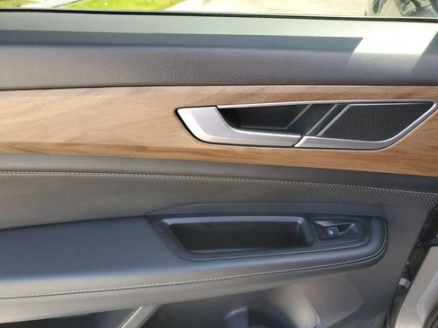 Certified 2024 Volkswagen Atlas SE FWD image 18