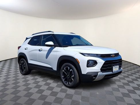 Used 2023 Chevrolet TrailBlazer LT FWD image 1