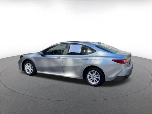 Used 2025 Toyota Camry LE image 12