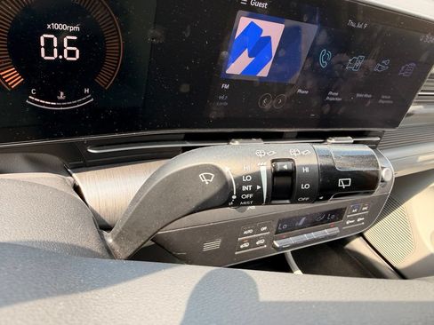 Used 2025 Hyundai Kona SEL AWD/4WD image 17