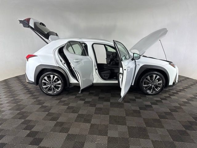 Used 2019 Lexus UX 200 F Sport w/ F Sport Premium Package FWD image 15