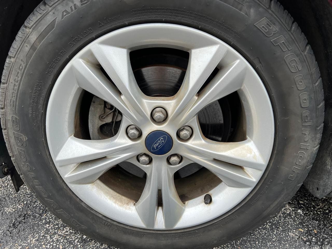 Used 2014 Ford Focus SE FWD image 11
