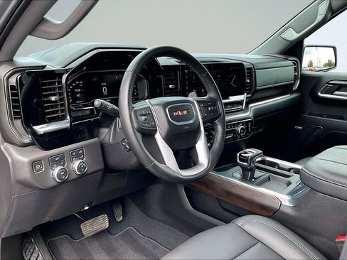 Used 2024 GMC Sierra 1500 SLT w/ SLT Convenience Package AWD/4WD image 15