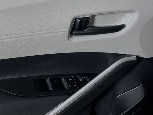 Used 2022 Toyota Corolla Cross L FWD image 16
