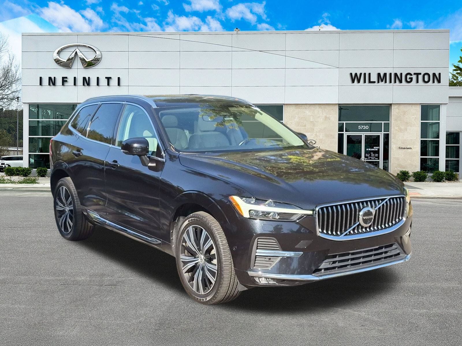 Used 2022 Volvo XC60 B5 Inscription w/ Advanced Package FWD image 1