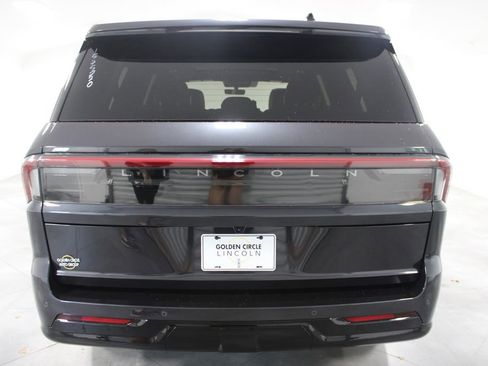 New 2025 Lincoln Navigator L Reserve image 7