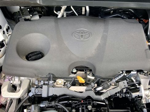 Used 2023 Toyota Sienna LE FWD image 32