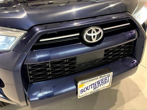 Used 2024 Toyota 4Runner SR5 Premium w/ Moonroof Package AWD/4WD image 31