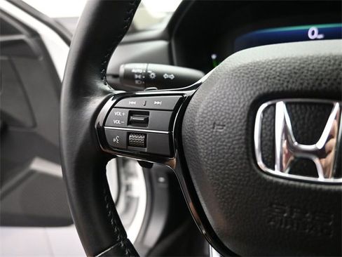 Used 2024 Honda Accord Touring image 7